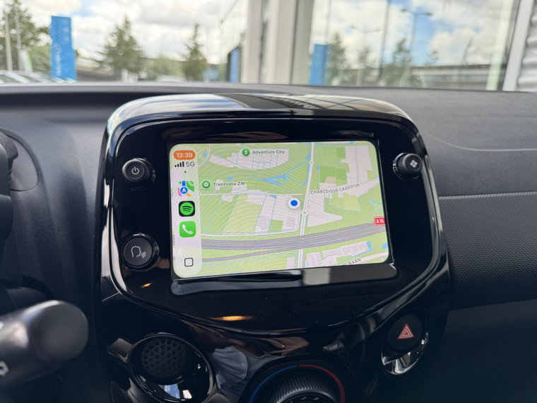 Vehicle Image 35