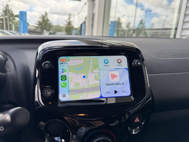 Vehicle Image 36