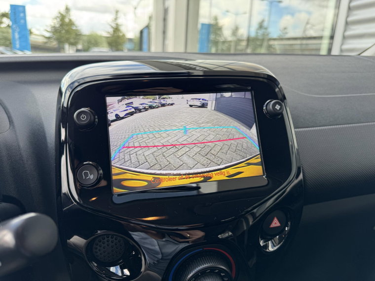 Vehicle Image 37