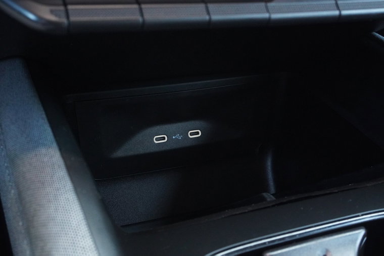 Vehicle Image 28