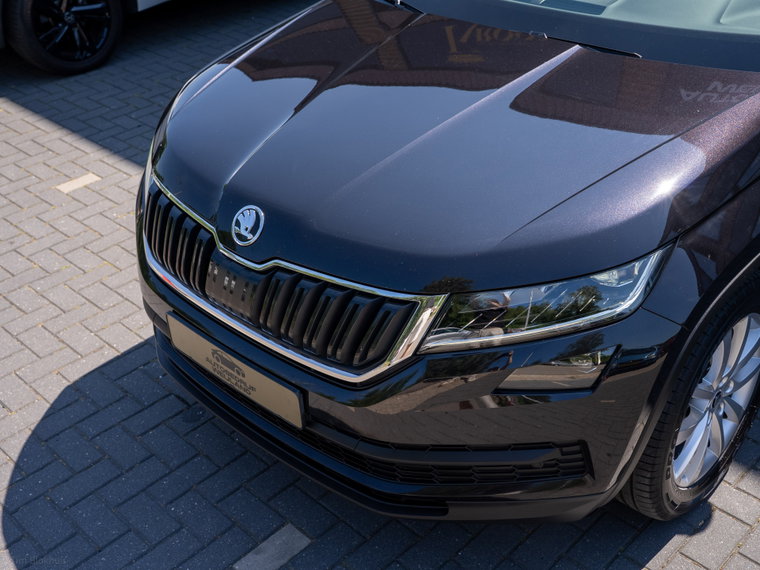 Vehicle Image 9