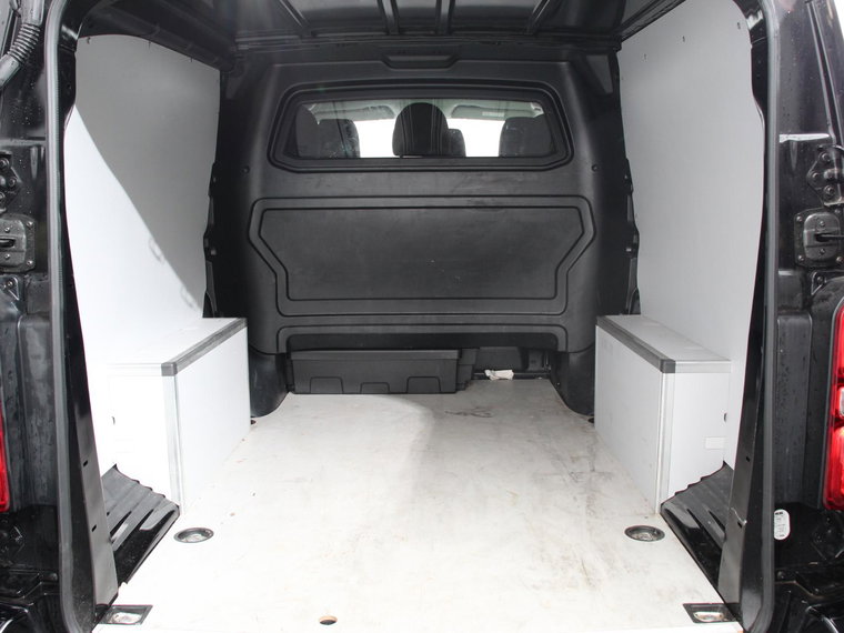 Vehicle Image 38