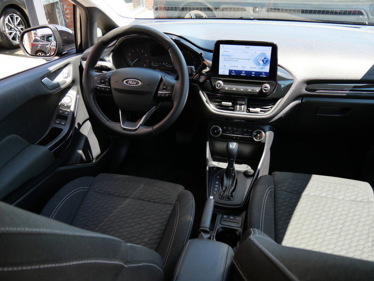 Vehicle Image 15
