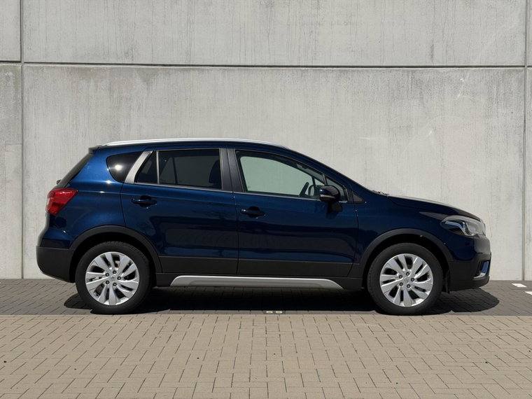 Vehicle Image 8