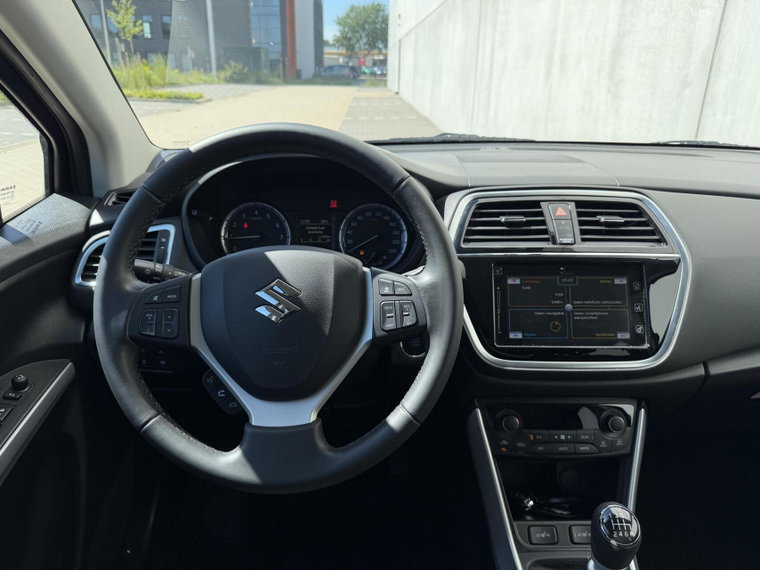 Vehicle Image 11