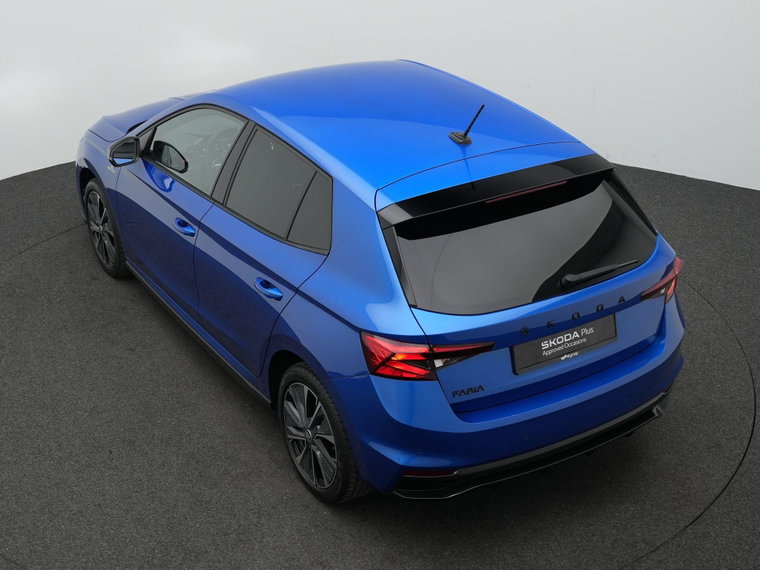 Vehicle Image 32