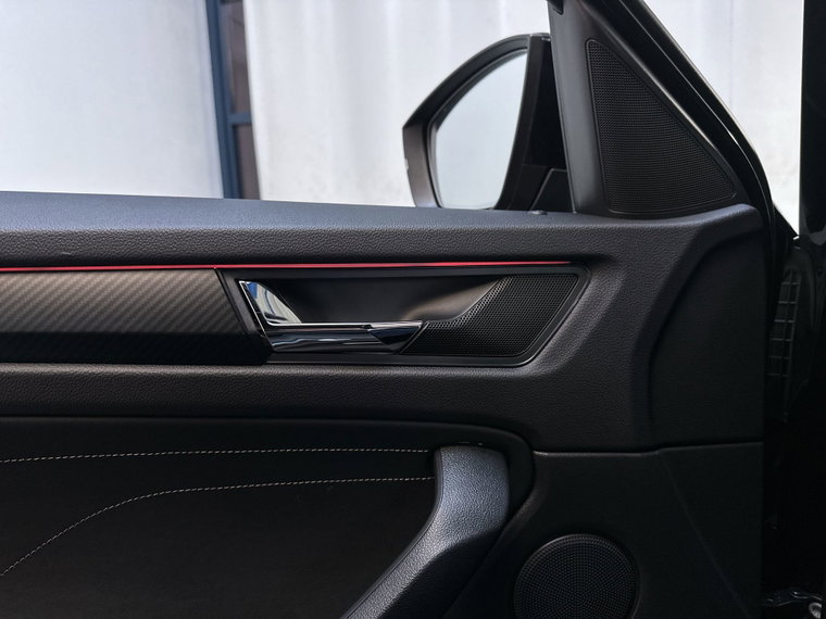 Vehicle Image 26