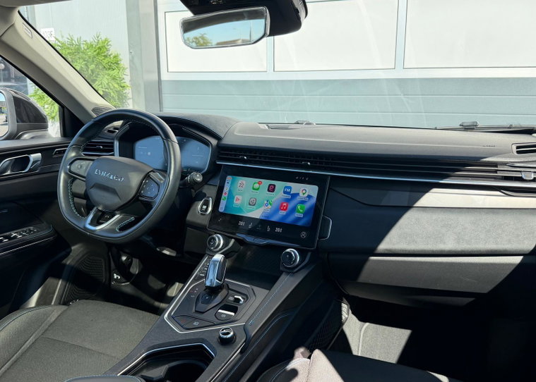 Vehicle Image 16