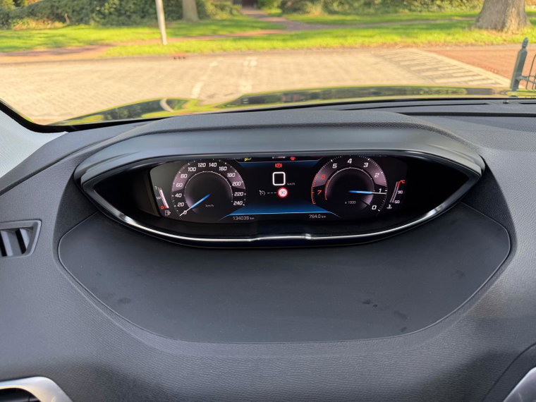 Vehicle Image 26