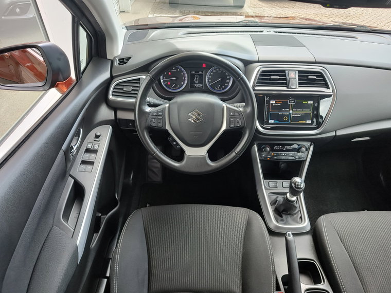 Vehicle Image 12