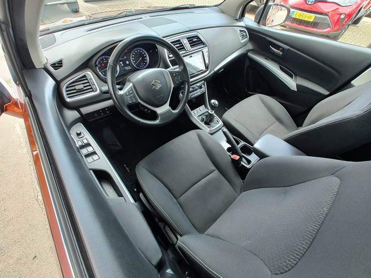 Vehicle Image 13