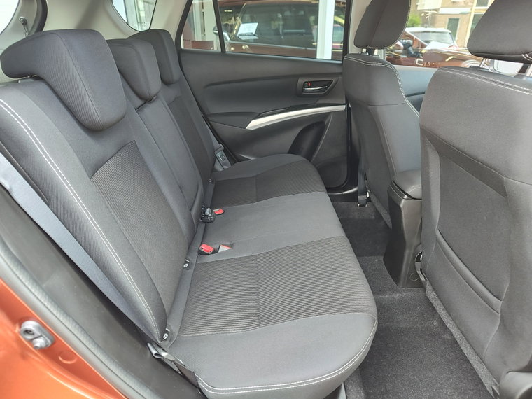 Vehicle Image 10