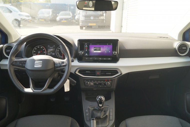 Vehicle Image 10