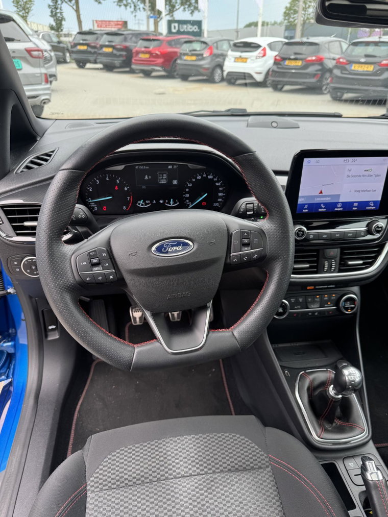 Vehicle Image 14