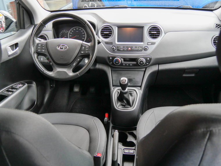 Vehicle Image 12