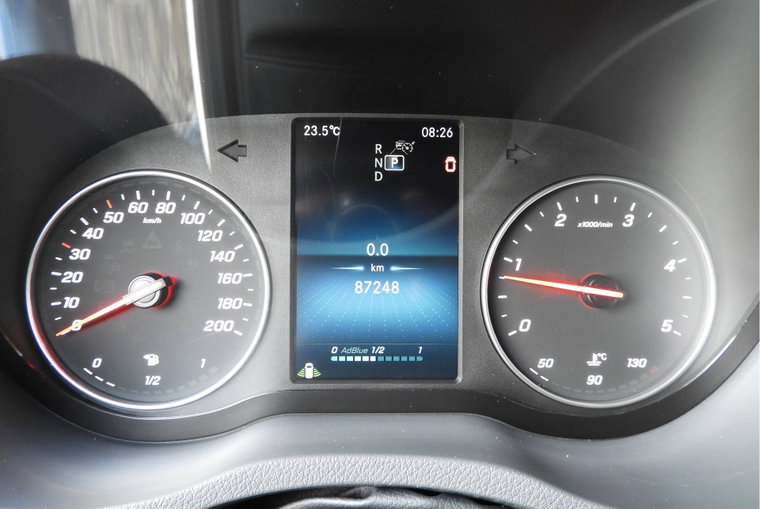 Vehicle Image 9