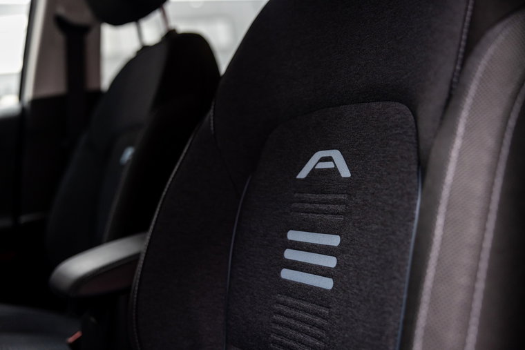 Vehicle Image 33