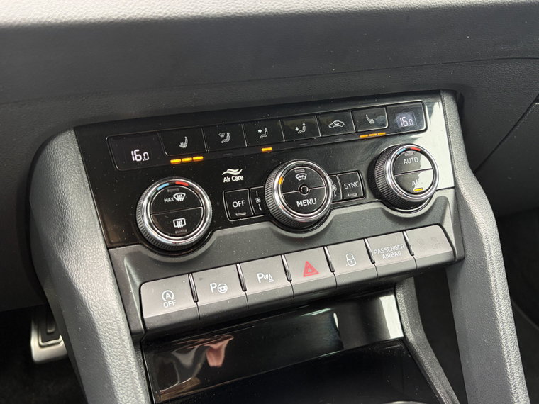 Vehicle Image 32