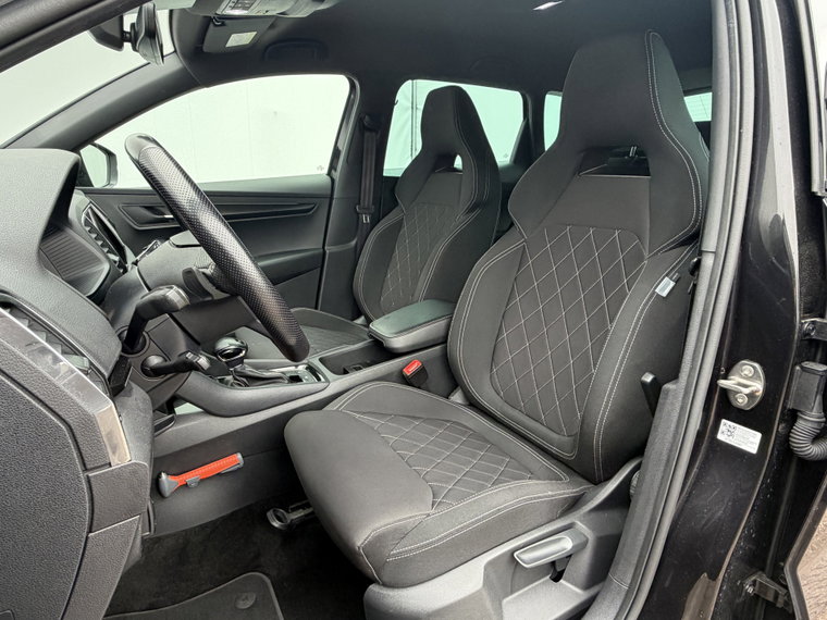 Vehicle Image 38