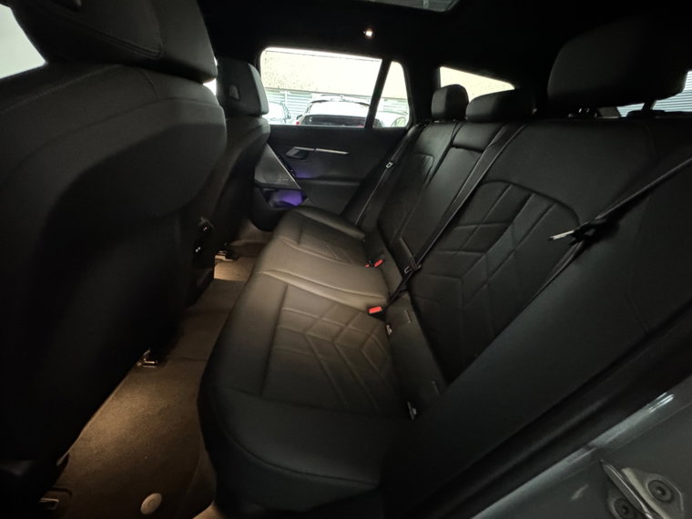 Vehicle Image 37