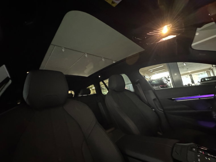 Vehicle Image 39