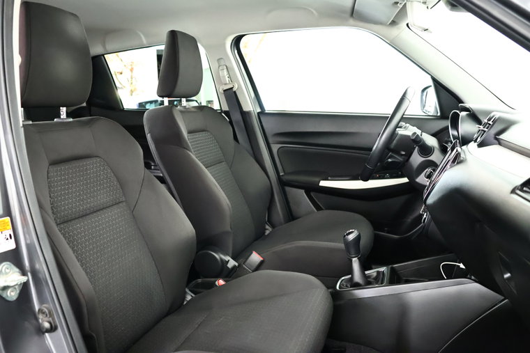 Vehicle Image 12