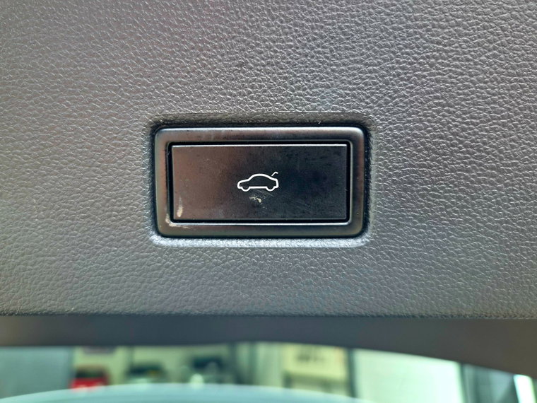 Vehicle Image 42