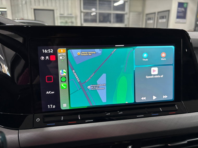 Vehicle Image 28