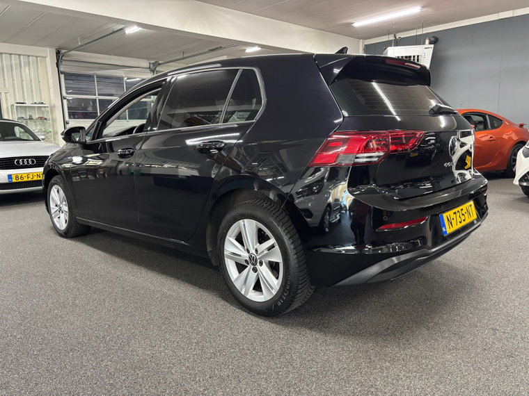 Vehicle Image 8