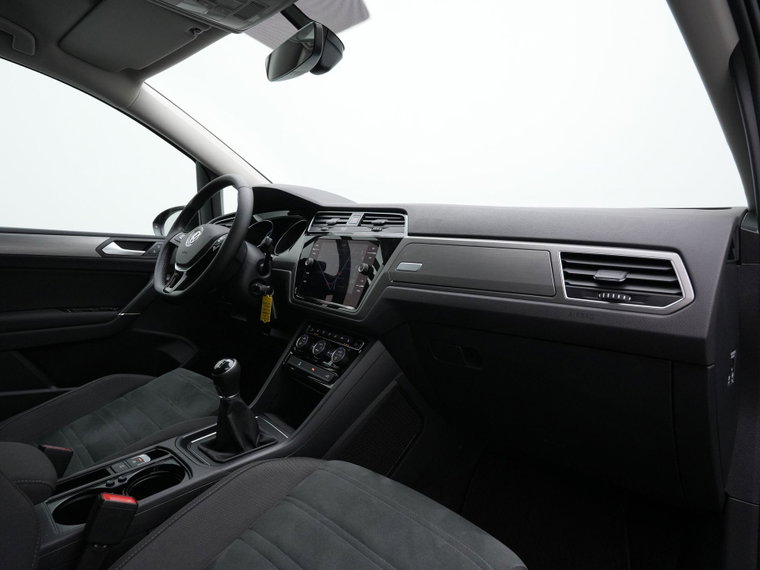 Vehicle Image 28