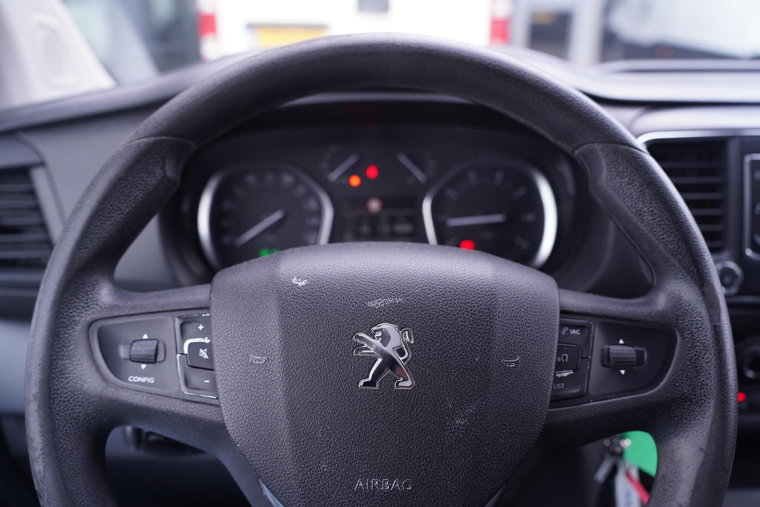Vehicle Image 26