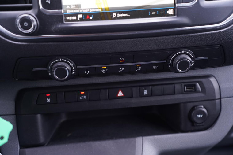 Vehicle Image 38