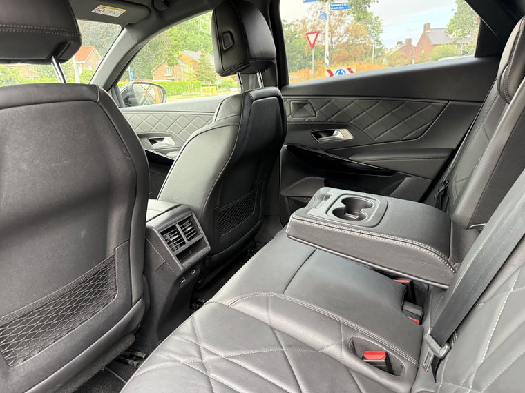 Vehicle Image 24