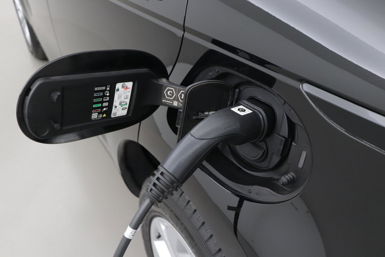Vehicle Image 12