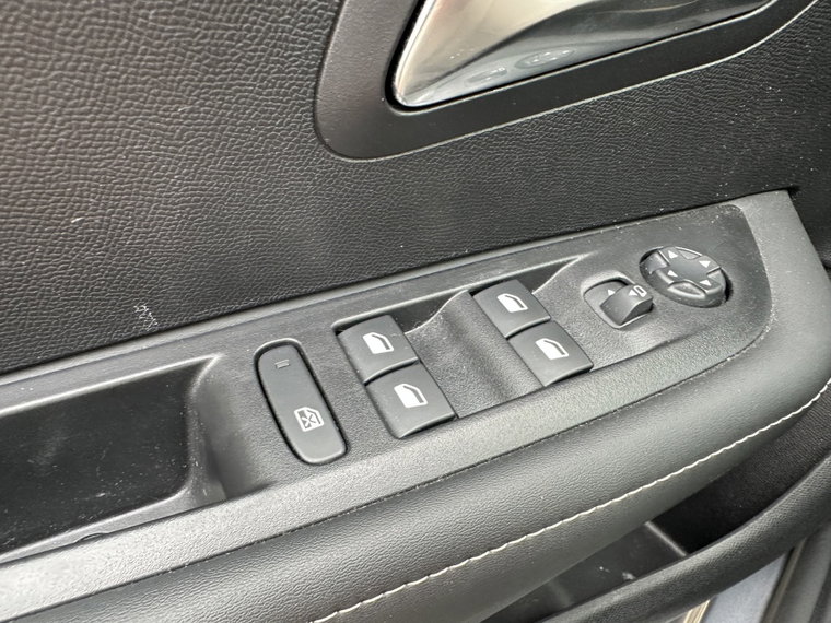 Vehicle Image 28
