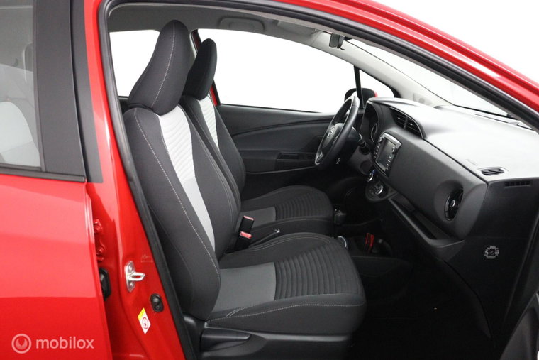 Vehicle Image 16