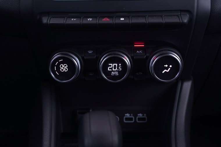 Vehicle Image 32
