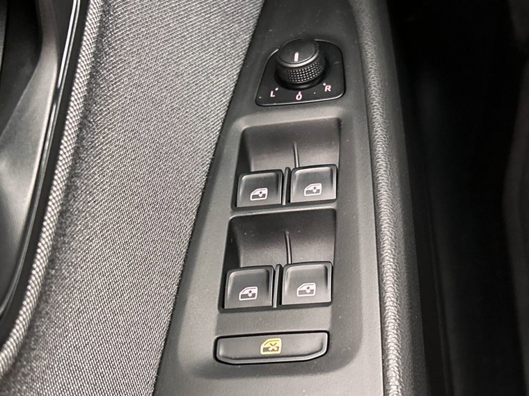 Vehicle Image 26