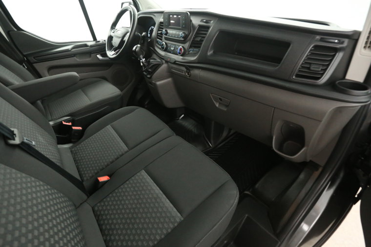 Vehicle Image 25