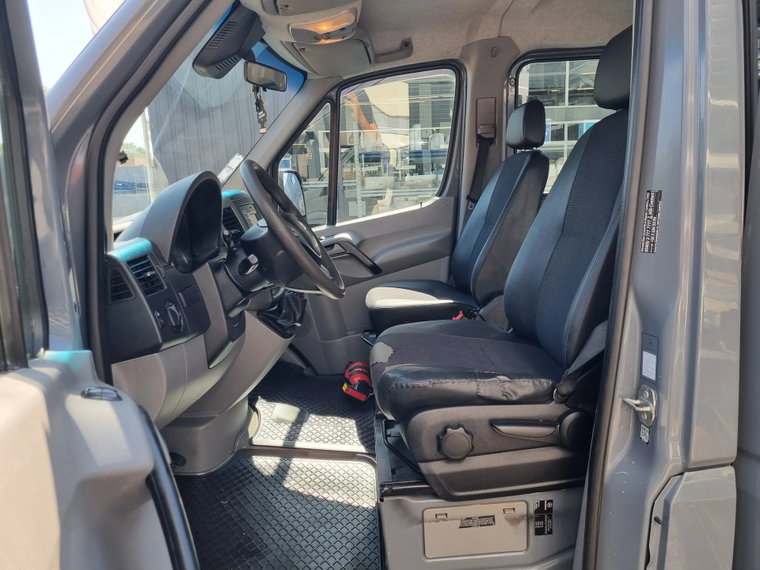 Vehicle Image 21