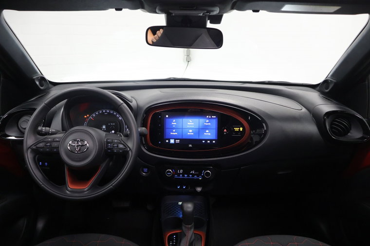 Vehicle Image 30