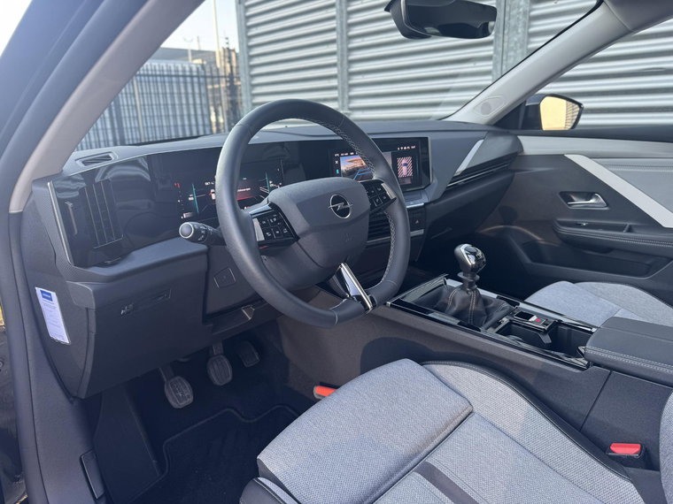 Vehicle Image 18