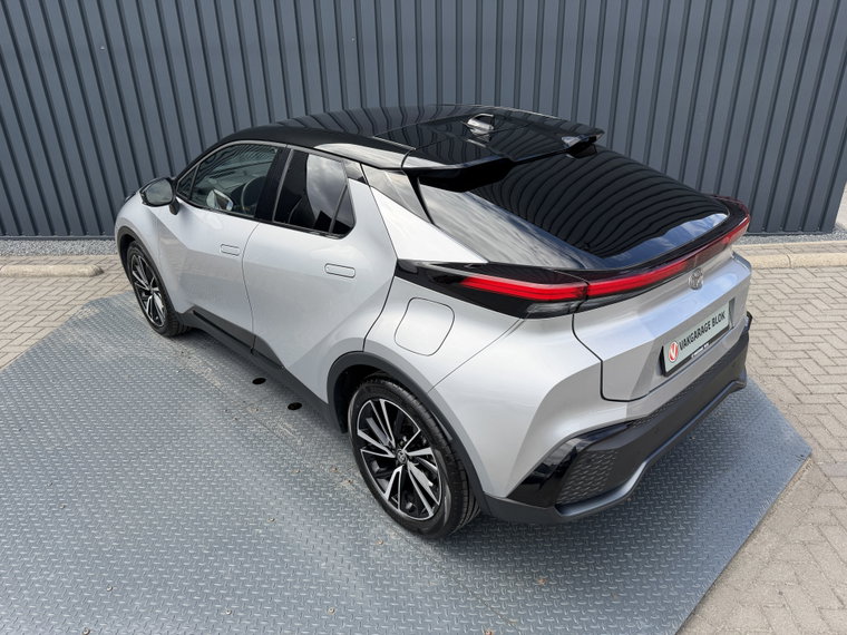 Vehicle Image 15