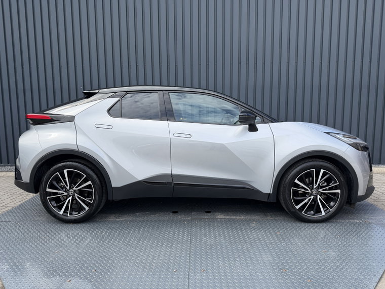 Vehicle Image 8