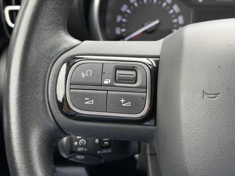 Vehicle Image 28