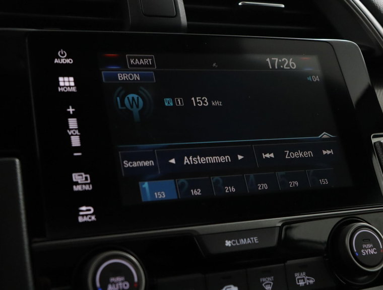 Vehicle Image 32