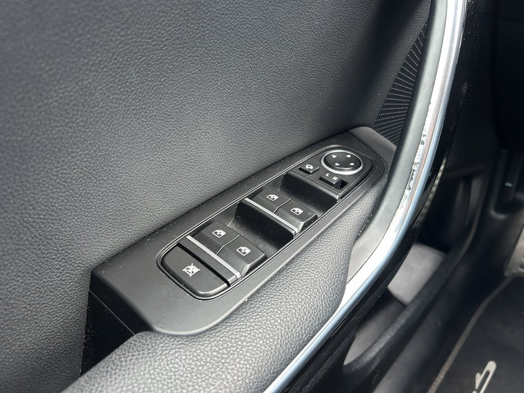 Vehicle Image 33