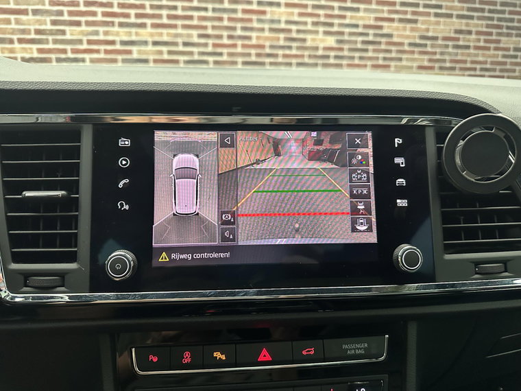 Vehicle Image 24