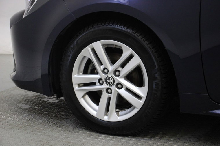 Vehicle Image 28