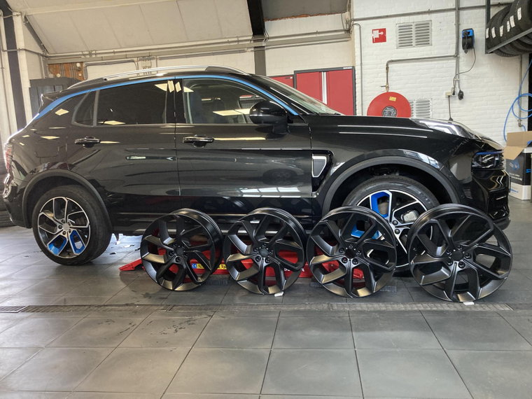 Vehicle Image 8